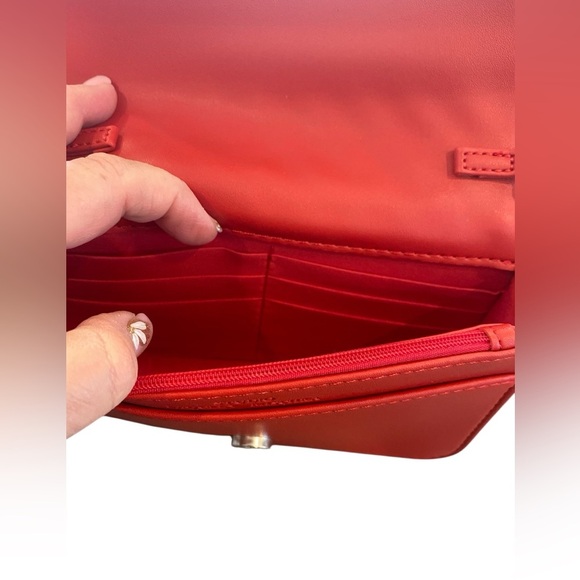 Badgley Mischka Studio Quilted Cherry Red Vegan Crossbody w chain/ fabric strap - Picture 10 of 14